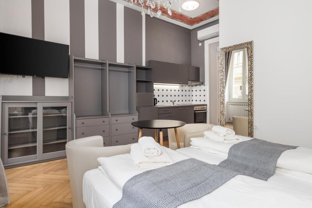 Art Teatro - Gustav Klimt Apartment Рийека Екстериор снимка