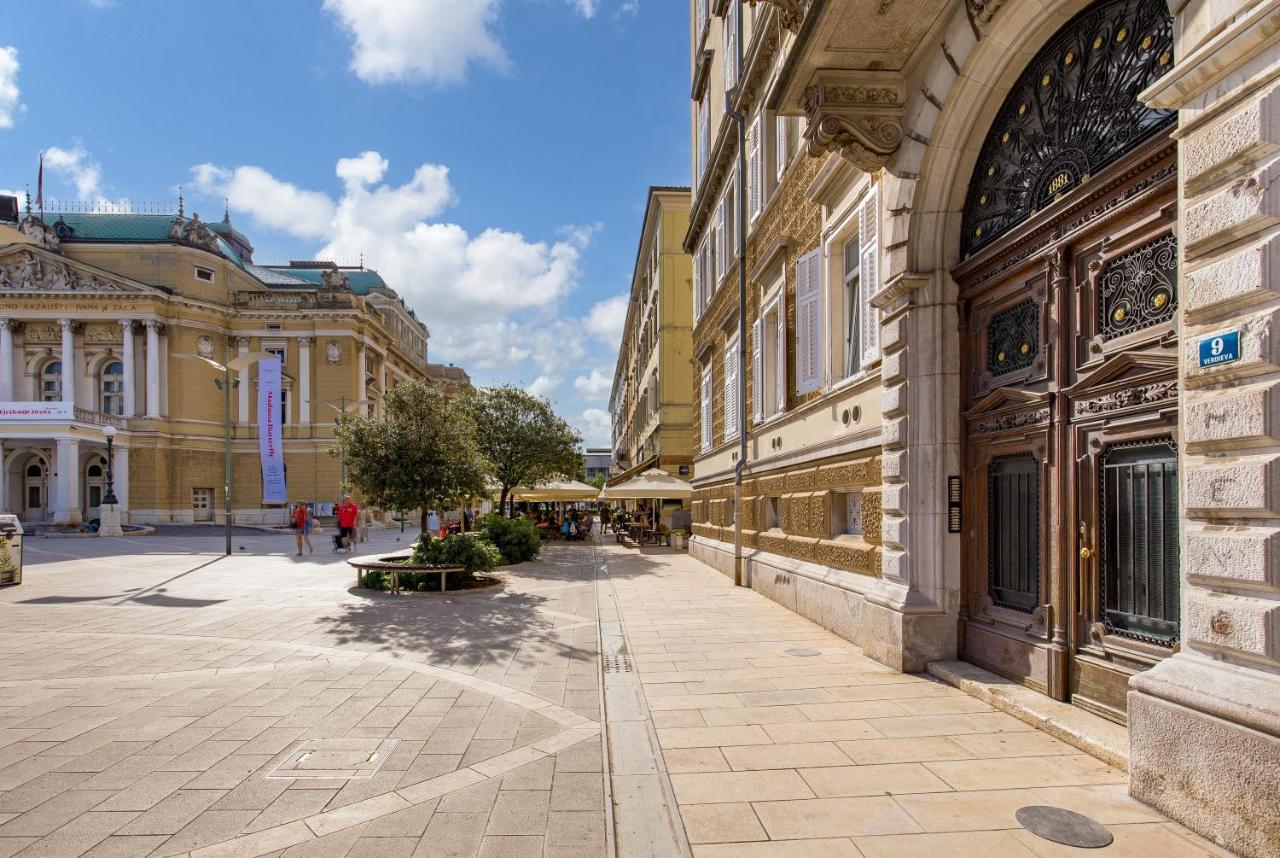 Art Teatro - Gustav Klimt Apartment Рийека Екстериор снимка