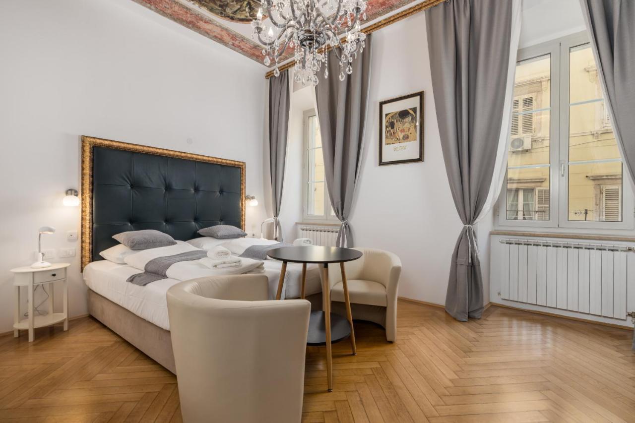 Art Teatro - Gustav Klimt Apartment Рийека Екстериор снимка